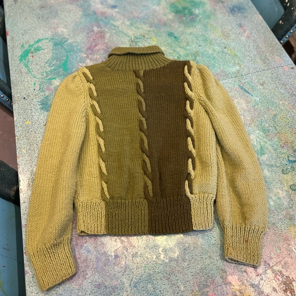 Vintage Olive Sweater - Picture 6 of 8